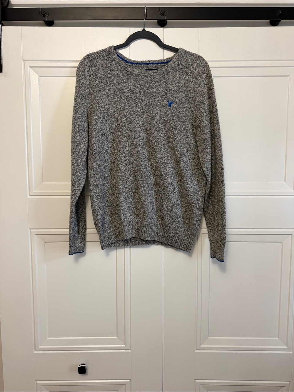 American Eagle Gray Crewneck Men's Sweater - Classic Knit